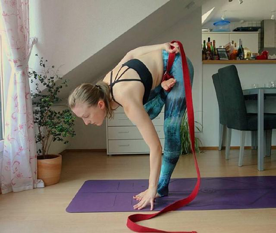 HOW TO USE RESISTANCE BANDS TO DO YOGA ASANA BETTER XIAMEN SANFAN