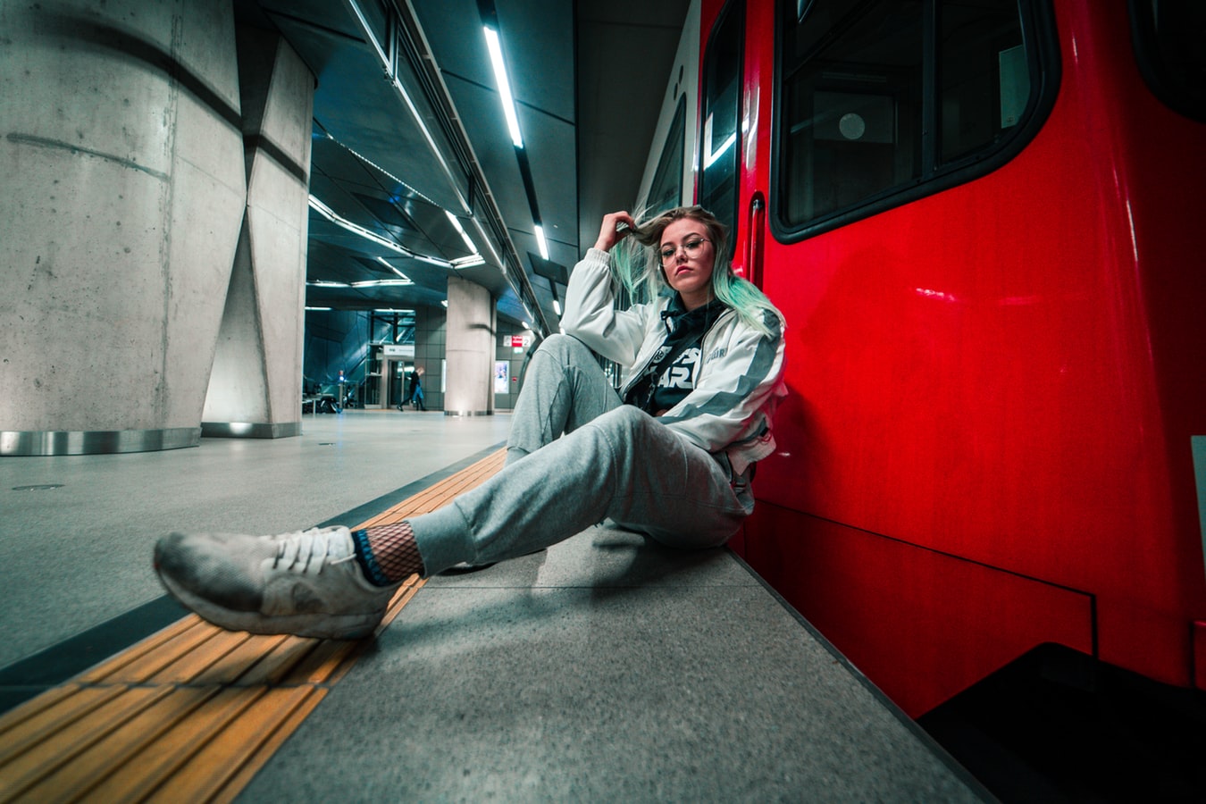 photo-1561932655-c437d94d6a7b