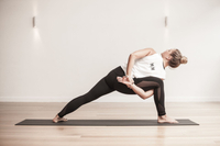 Five bad habits, making your yoga more and more difficult